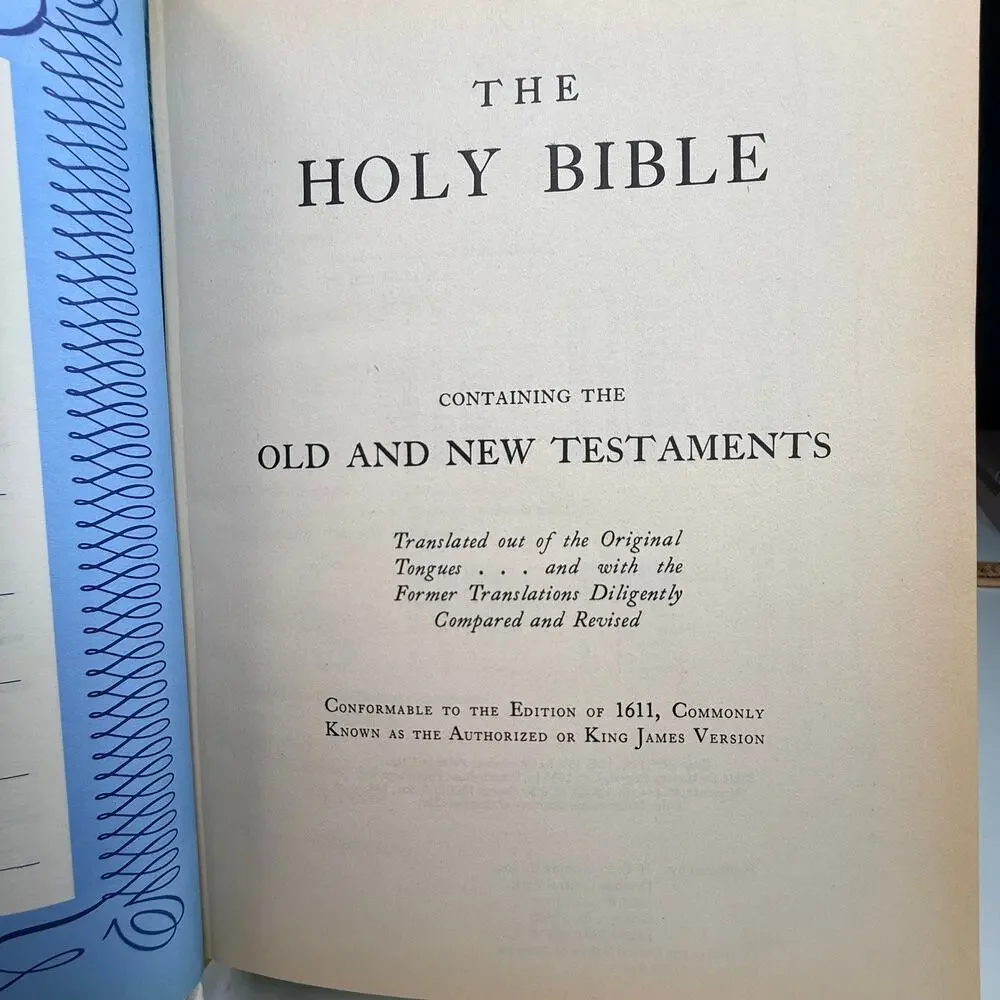 Vintage 1978 Regency Holy Bible KJV Red Letter Illustrated White Gold Gilt Jesus
